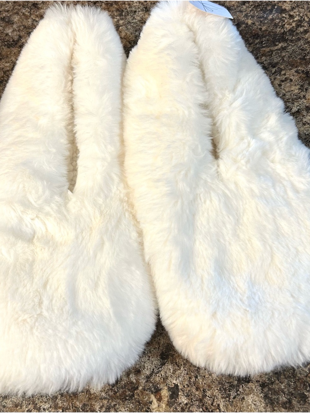 Women's Plush Faux Fur Cozy Slipper Socks Soles Auden M/L (8-10) new